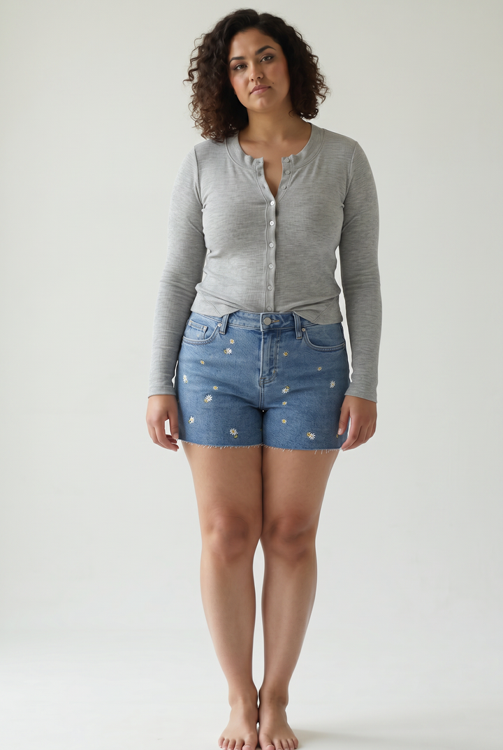 Risen Honeypot Daisy Embroidered Shorts