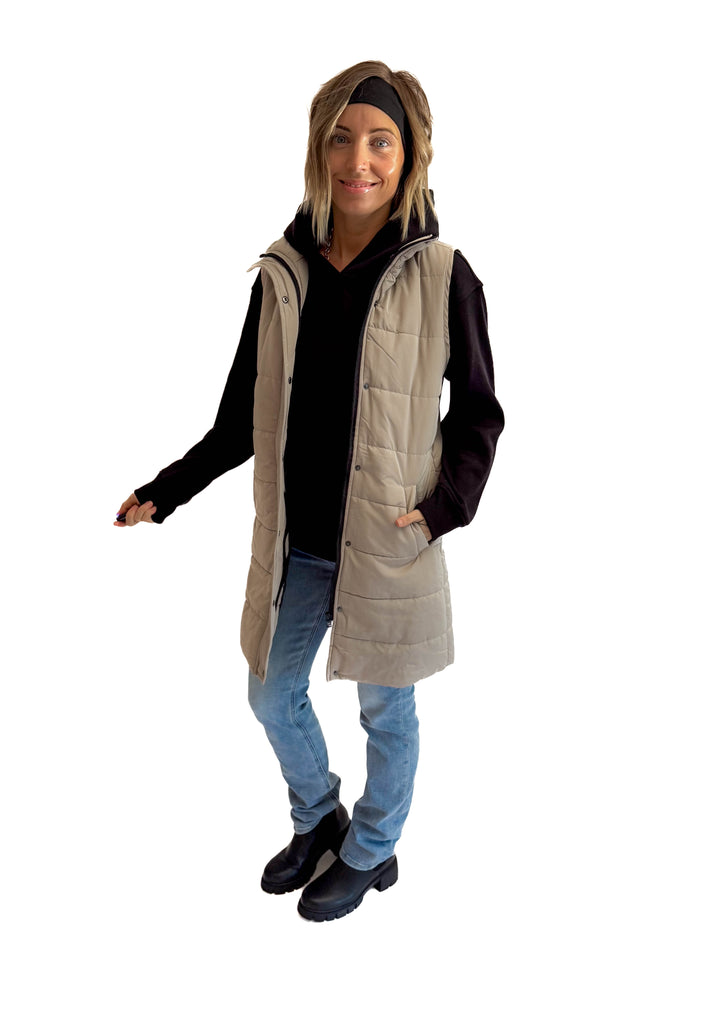 MICHELLE MAE Harlow Cling-Free Longline Vest- LATTE