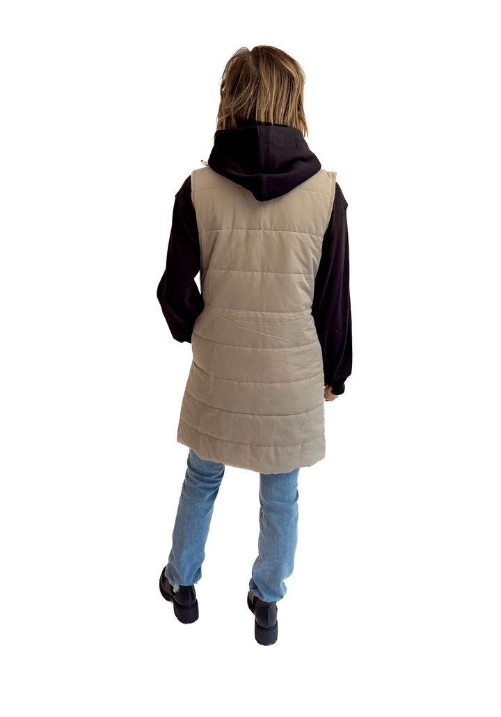 MICHELLE MAE Harlow Cling-Free Longline Vest- LATTE