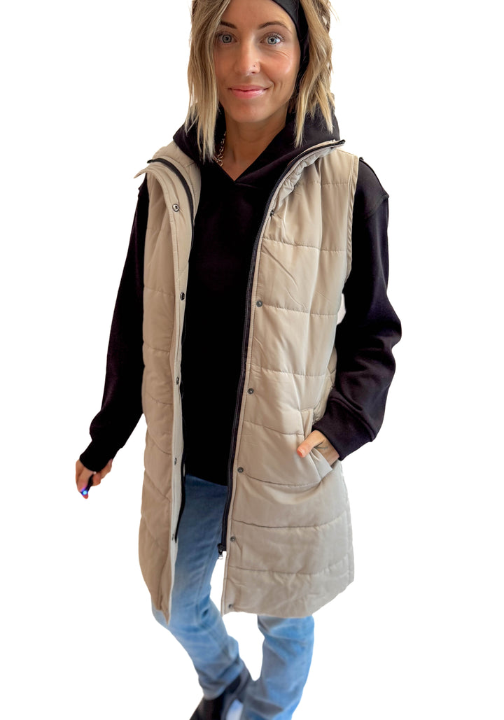 MICHELLE MAE Harlow Cling-Free Longline Vest- LATTE