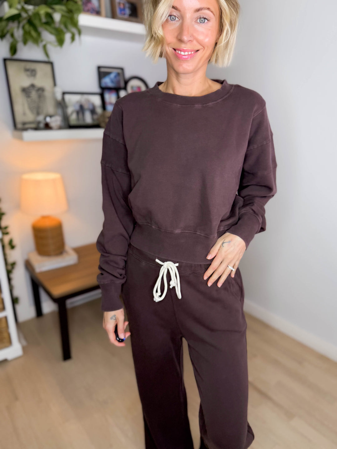 MONO B Sophia Salt Wash Cotton Cropped Sweatshirt- COFFEE BEAN
