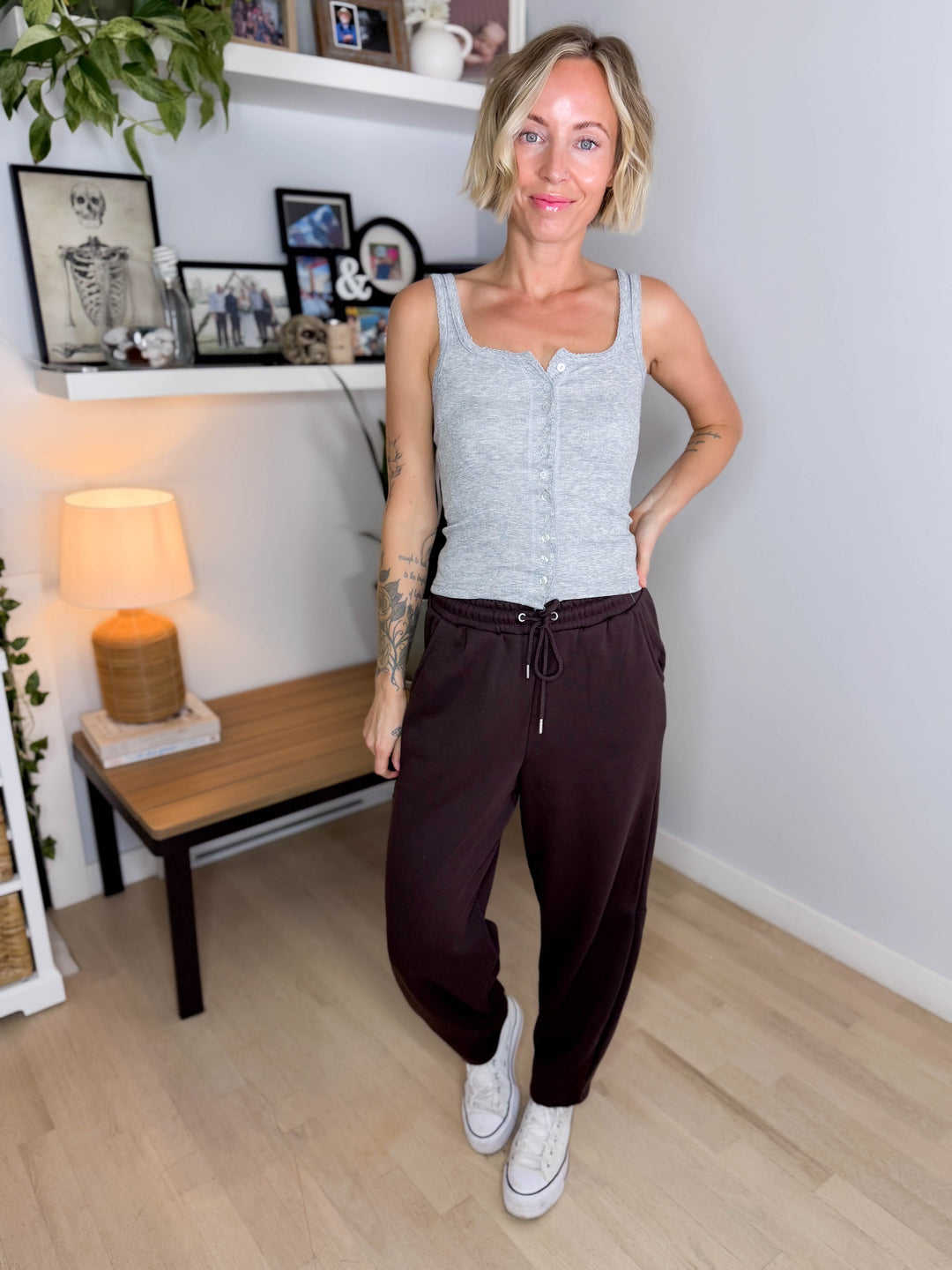 MONO B Homestead Fleece Barrel Sweatpants- COFFEE BEAN