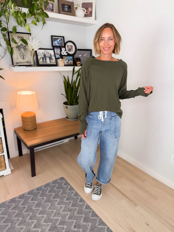 Rayna Cotton Raglan Sleeve Thumbhole Top- DARK OLIVE