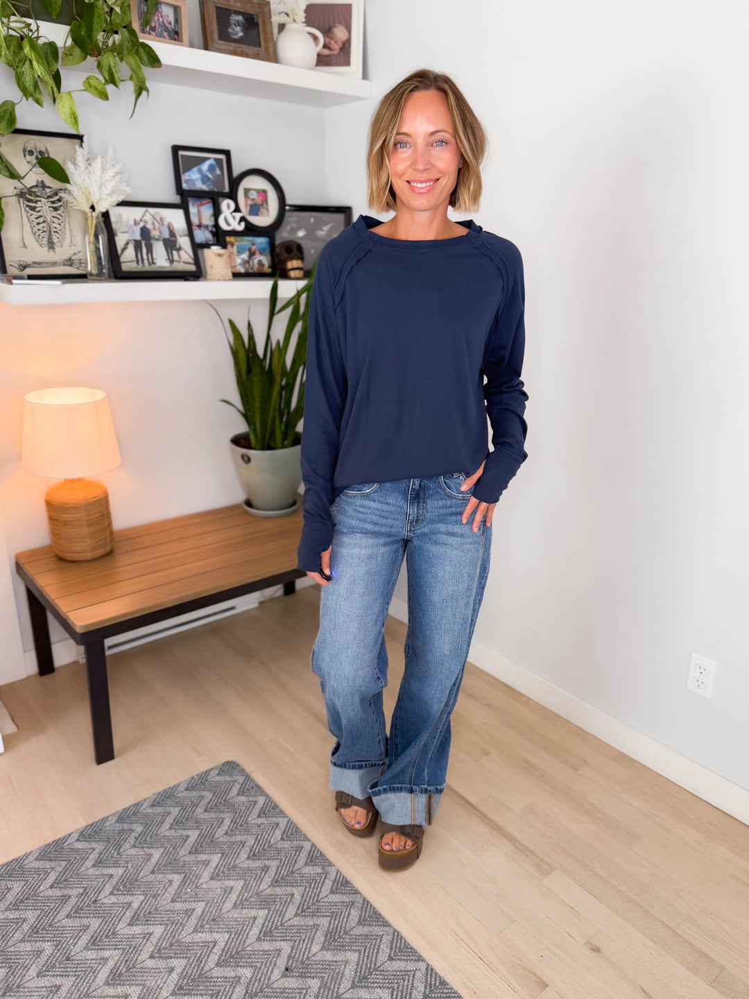 Rayna Cotton Raglan Sleeve Thumbhole Top- NAVY