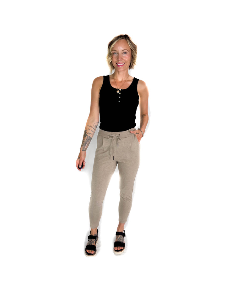 VERO MODA Eva Casual Pant- FOSSIL TAUPE