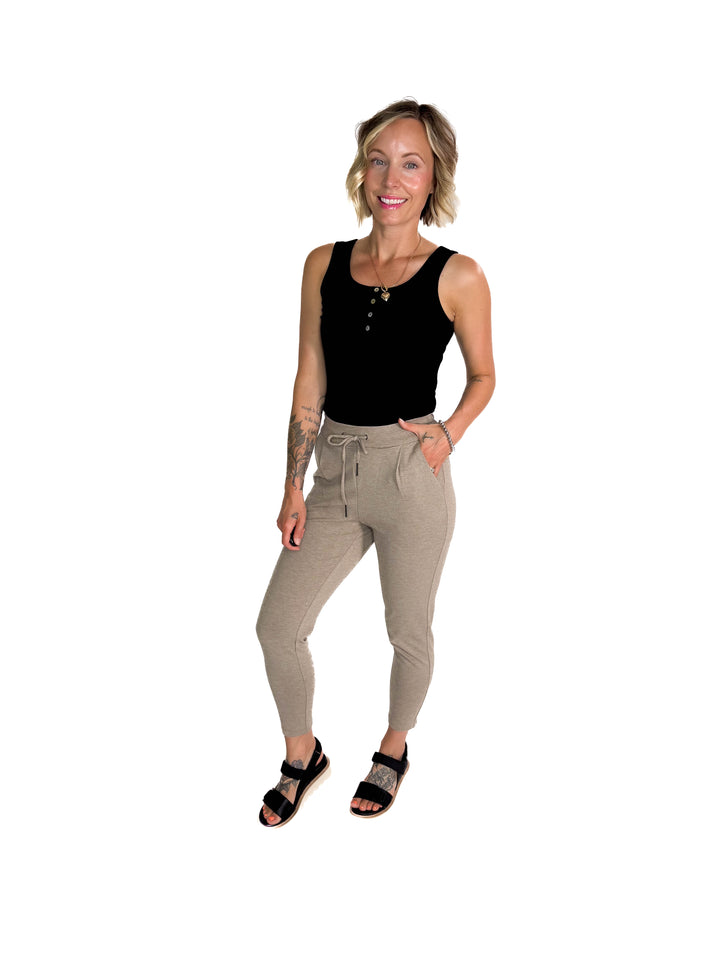 VERO MODA Eva Casual Pant- FOSSIL TAUPE