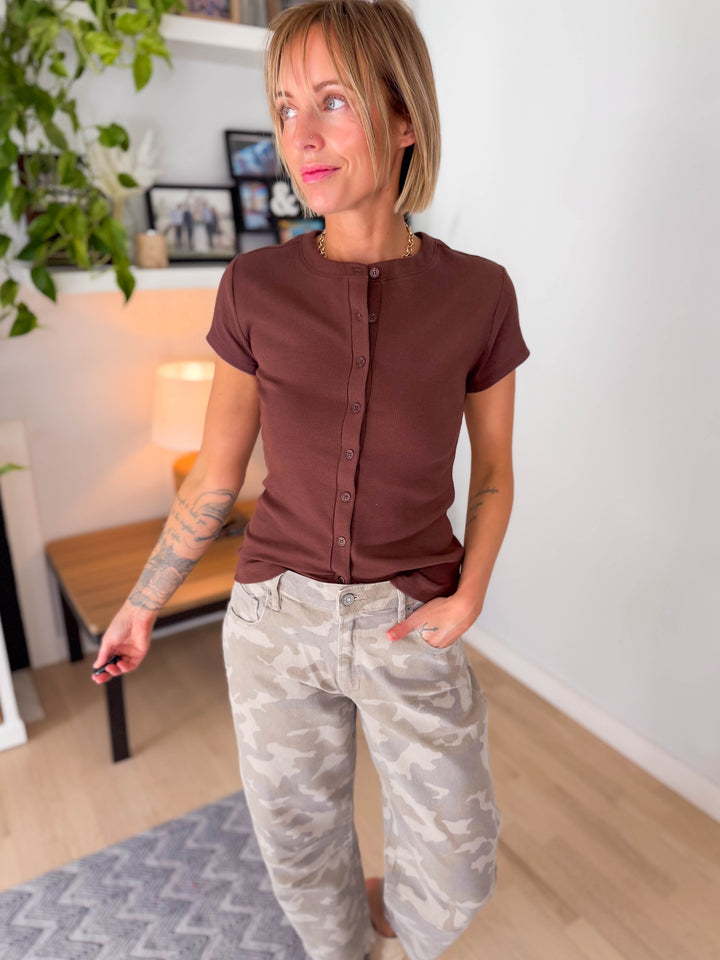 Vanta Ribbed Button Down Short Sleeve- CHOCOLATE