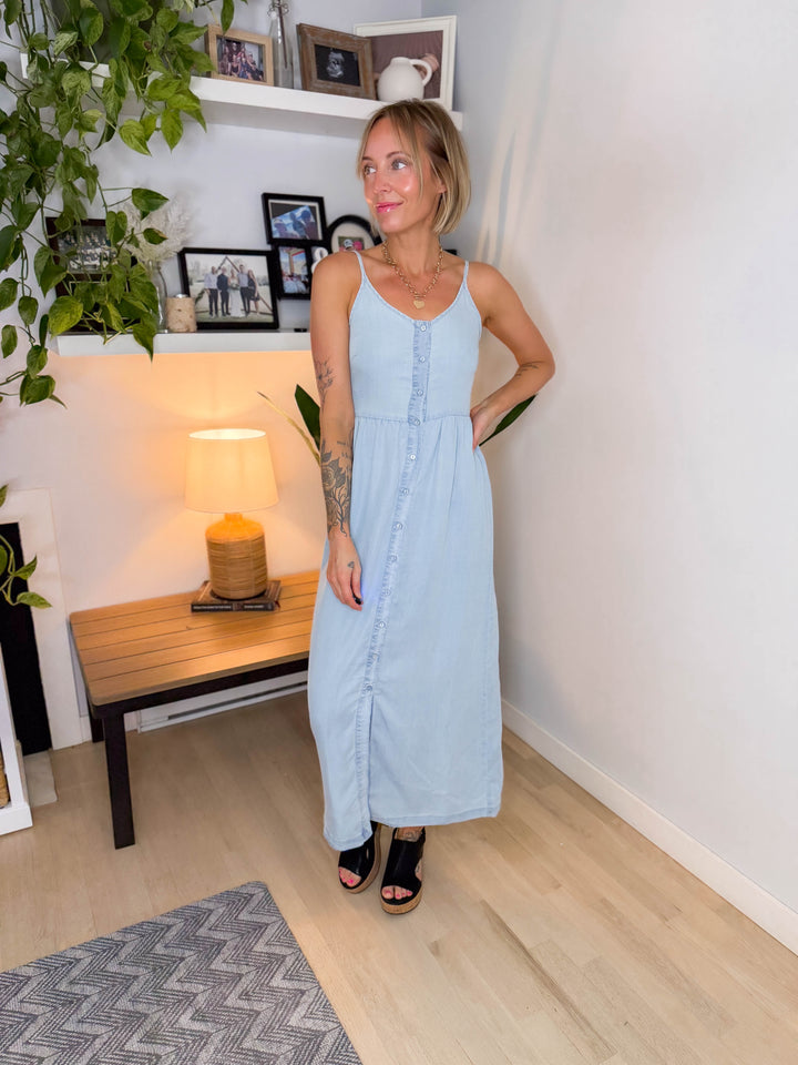 ONLY Charis Woven Dress- LIGHT BLUE DENIM