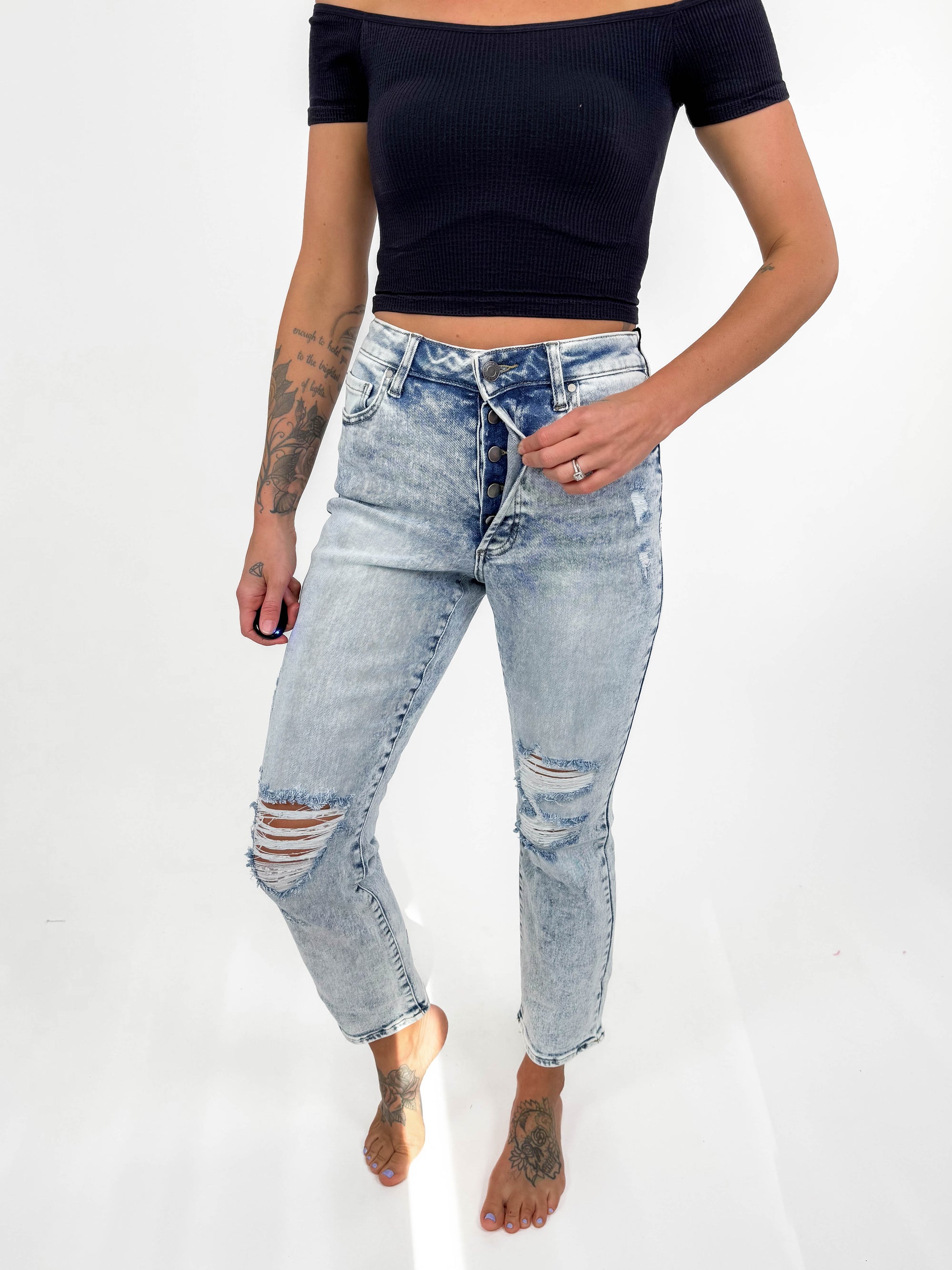 GRACE AND LACE High Waisted Mom Jeans- LIGHT MEDIUM WASH