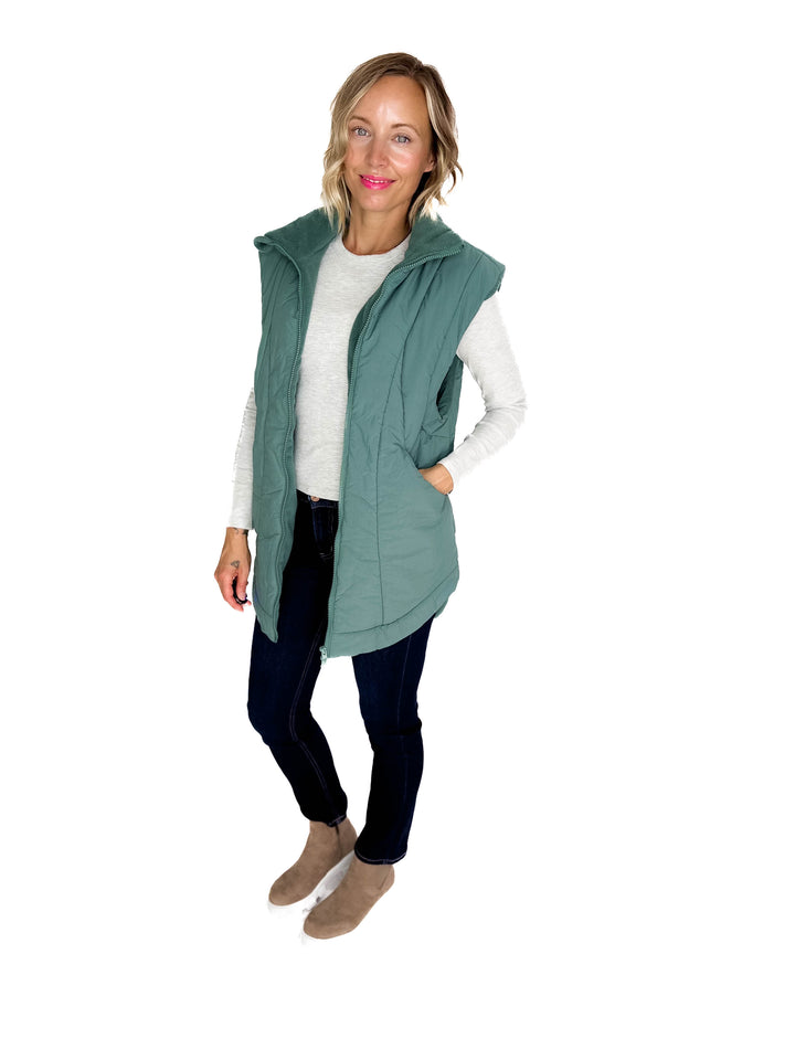 MONO B Summit Fleece Lined Vest- SILKY PINE