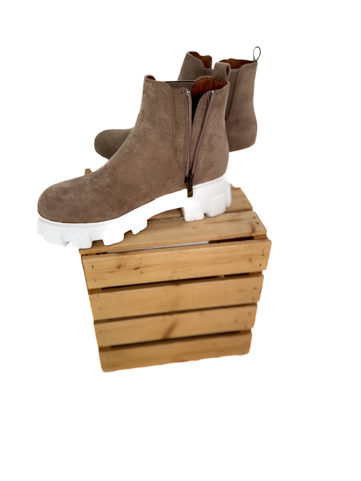 Birch Trail Boot- TAUPE