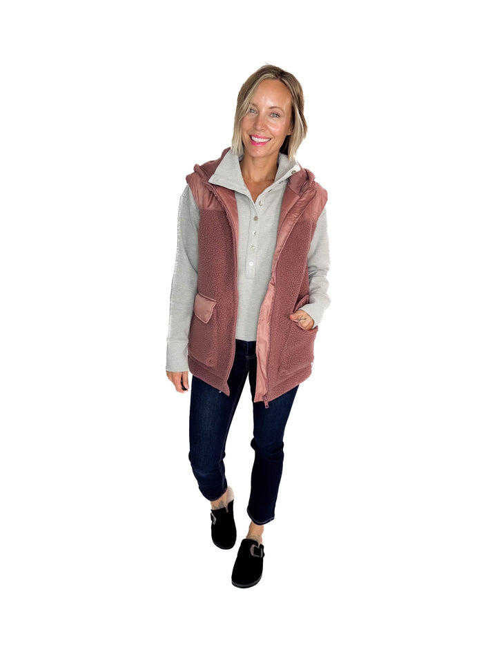 MONO B Peak Fleece Zip Up Hooded Vest- ROSE TAUPE
