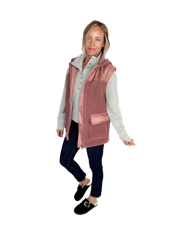 MONO B Peak Fleece Zip Up Hooded Vest- ROSE TAUPE