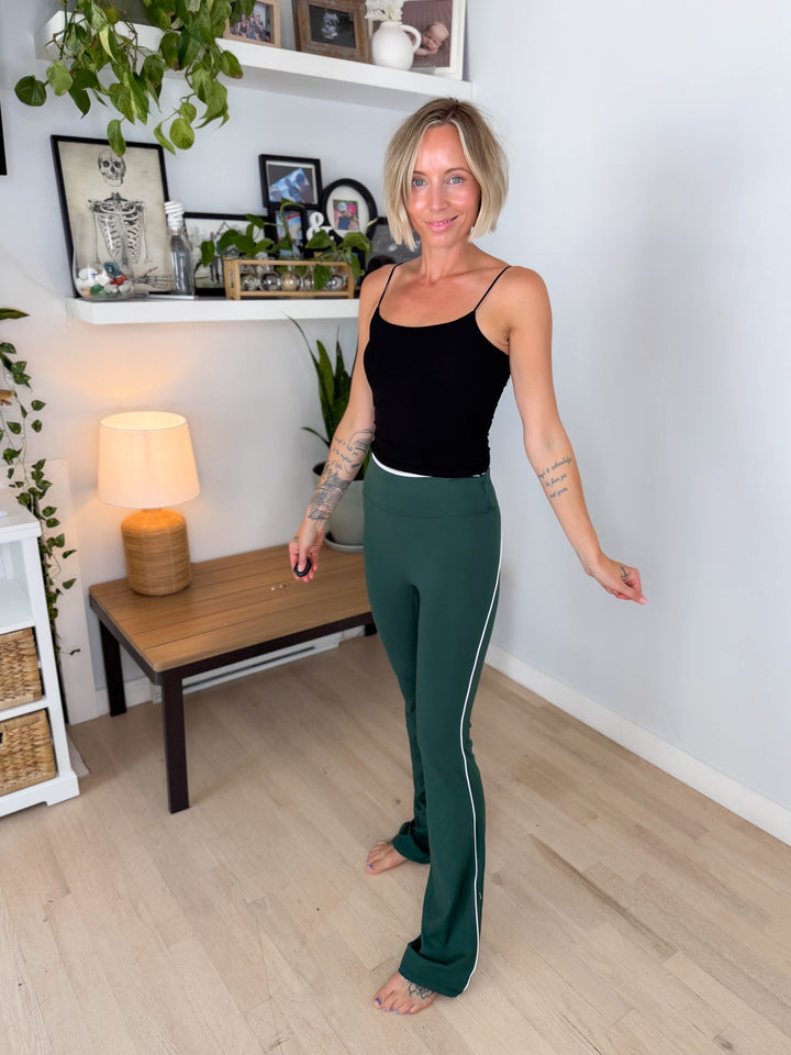 MONO B Stitch Piping Flare Legging- SYCAMORE