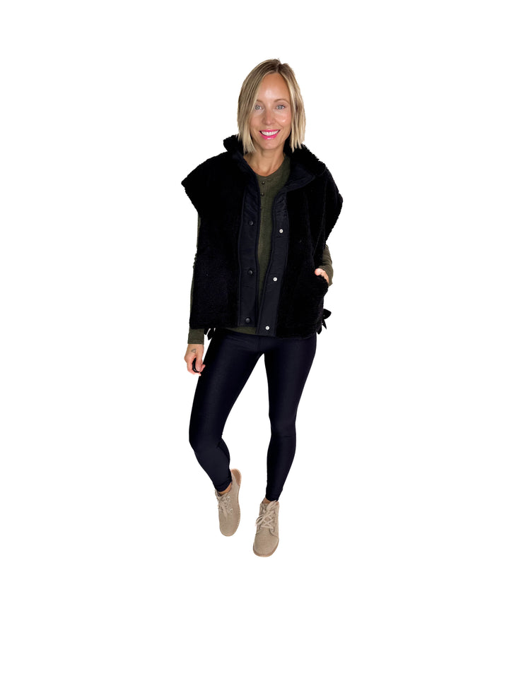 Toasty Sherpa Vest- BLACK