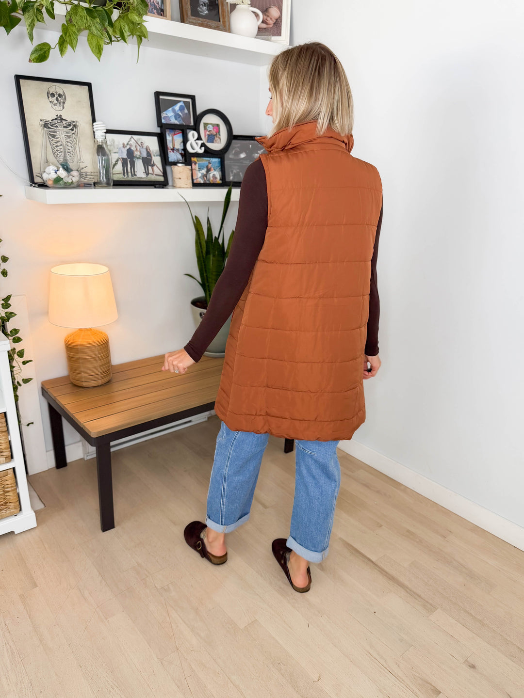 MICHELLE MAE Harlow Cling-Free Longline Vest- CINNAMON
