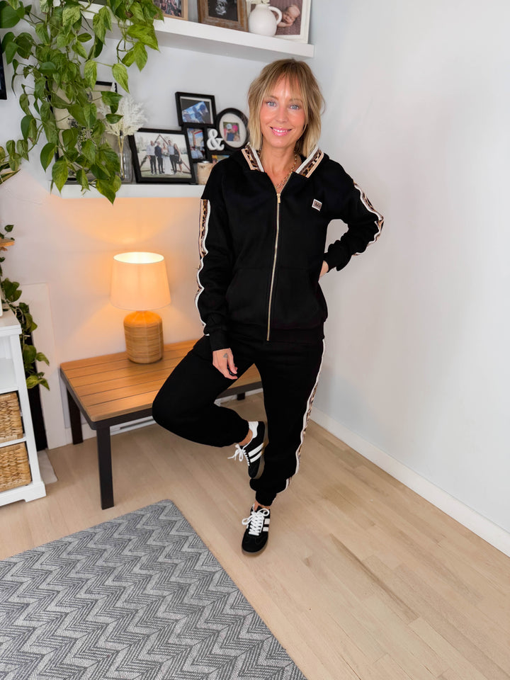 AMPERSAND AVE Comfort Zone Full Zip- FEARLESS-FINAL SALE *S*