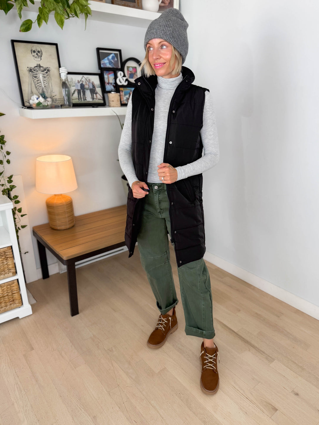 MICHELLE MAE Harlow Cling Free Longline Vest- BLACK