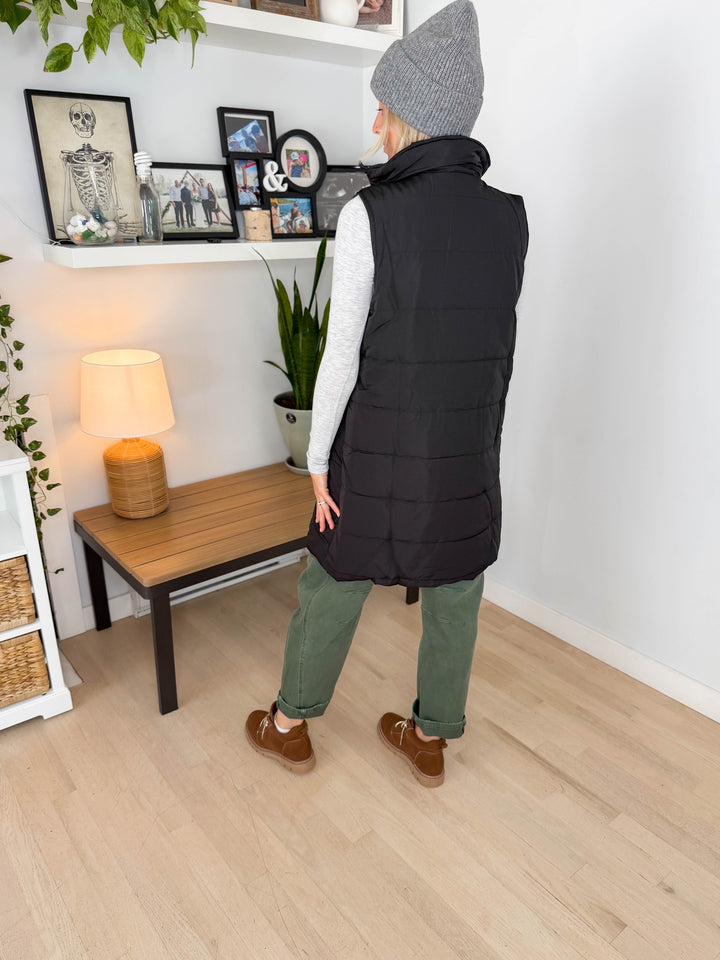 MICHELLE MAE Harlow Cling Free Longline Vest- BLACK