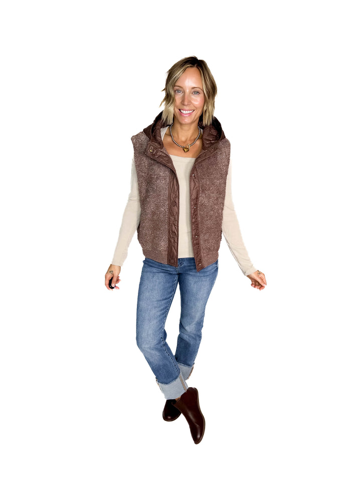 Clouden Button Down Sherpa Fleece Quilted Hooded Vest- MOCHA