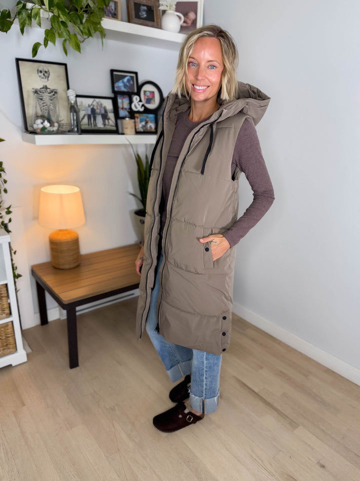 ONLY Blair Long Hooded Puffer Vest- WALNUT