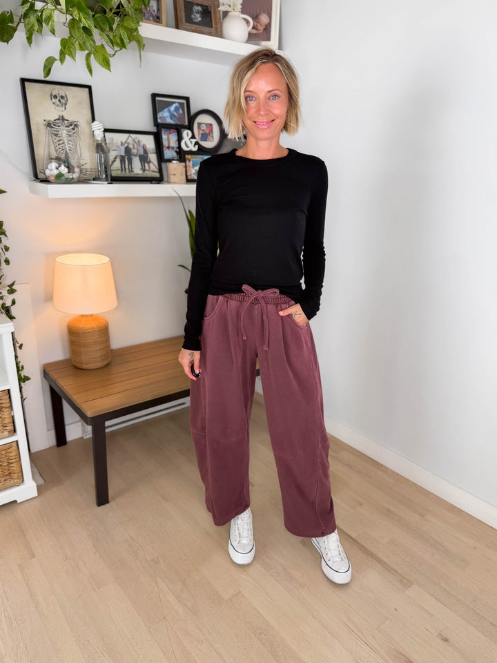 Willda Drawstring Barrel Sweats- MAROON