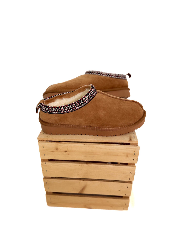 Cozy Company Slip On- TAN