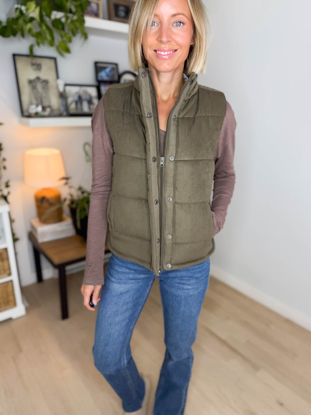 Peyton Corduory Vest- DARK OLIVE