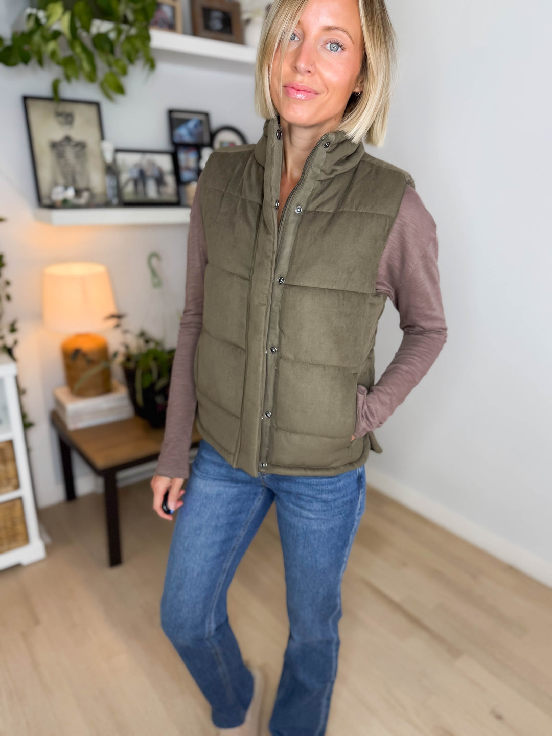 Peyton Corduory Vest- DARK OLIVE