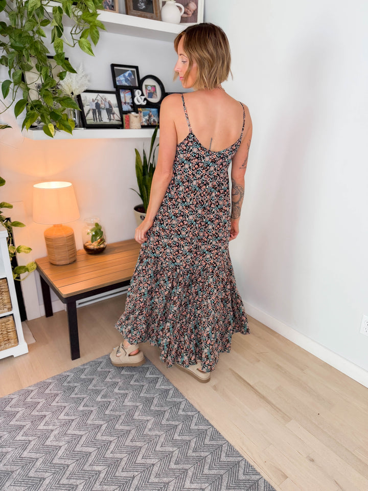 Doryn Vintage Floral Maxi Dress
