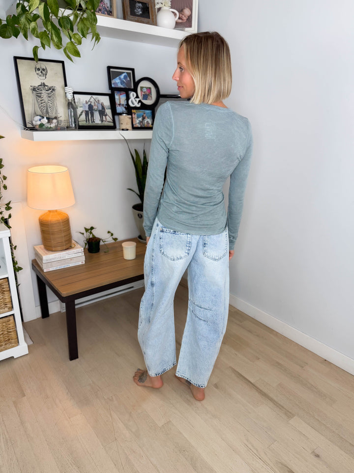 Gemina  Bleach Splatter Barrel Jeans- LIGHT DENIM