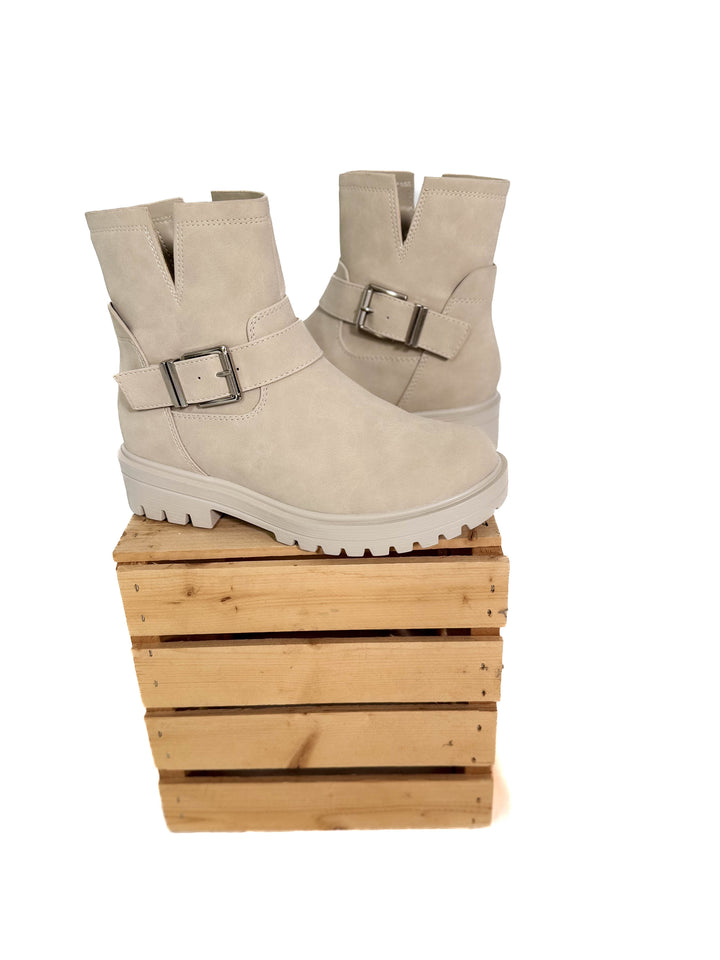 Frisky Lug Boot- SAND BEIGE