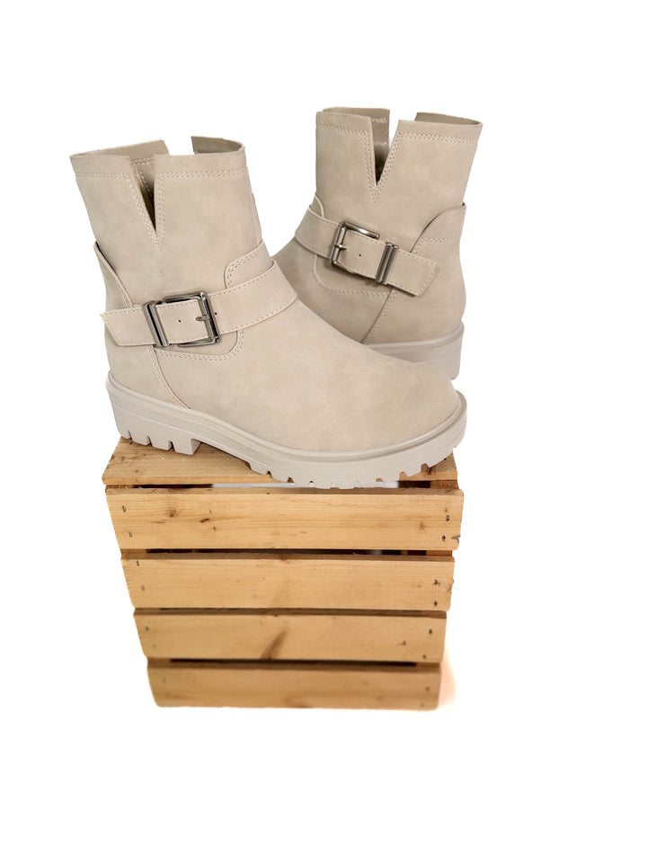 Frisky Lug Boot- SAND BEIGE