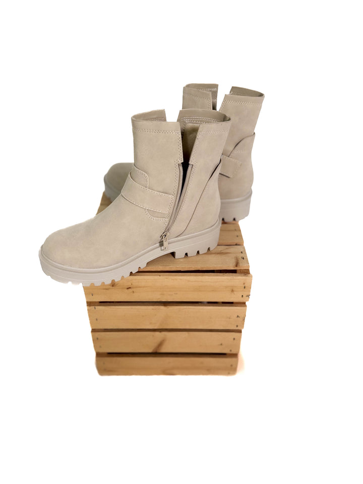 Frisky Lug Boot- SAND BEIGE