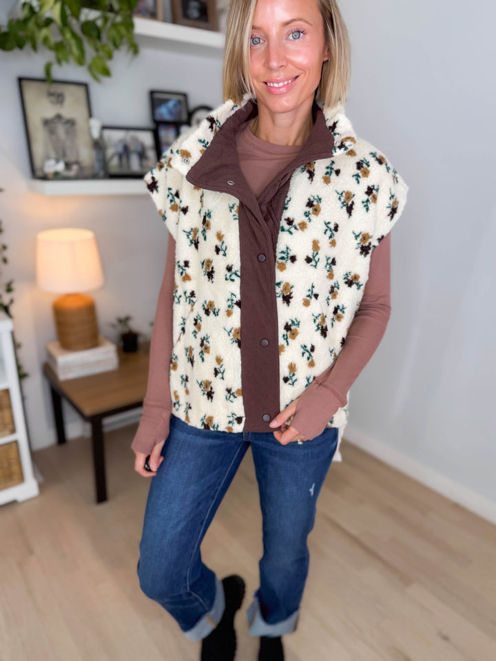 Nuzzle Floral Sherpa Vest- BROWN