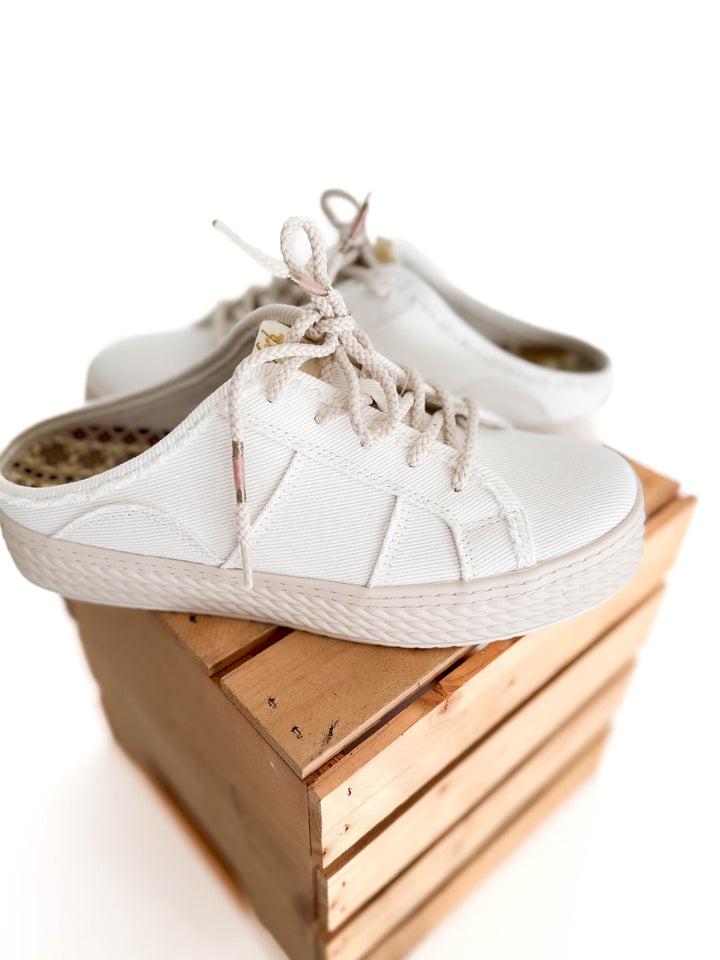 BLOWFISH Super Slide- WHITE-FINAL SALE