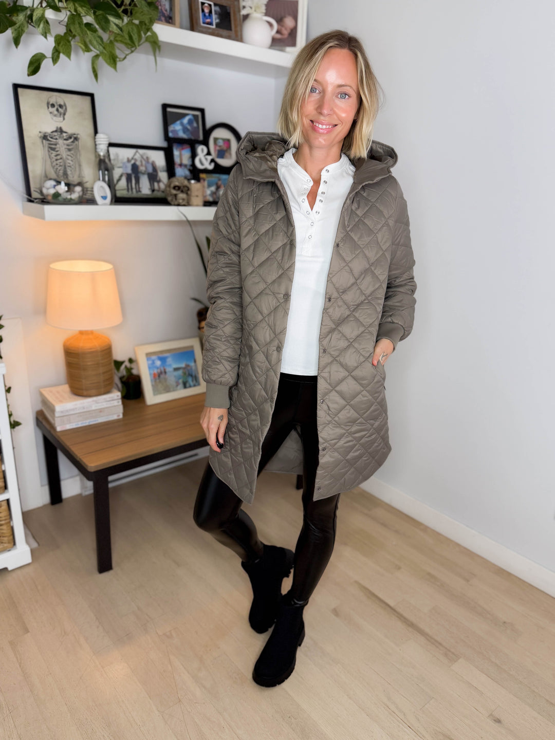 VERO MODA Haylee Hooded Quilted Jacket- DARK TAUPE