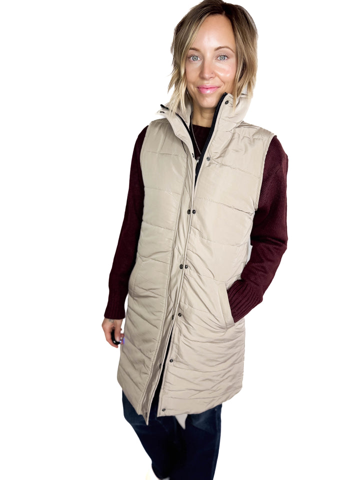 MICHELLE MAE Harlow Cling-Free Longline Vest- LATTE