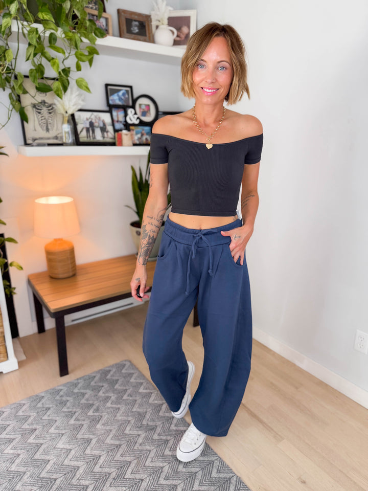 Haisley Off Should Seamless Crop- BLACK