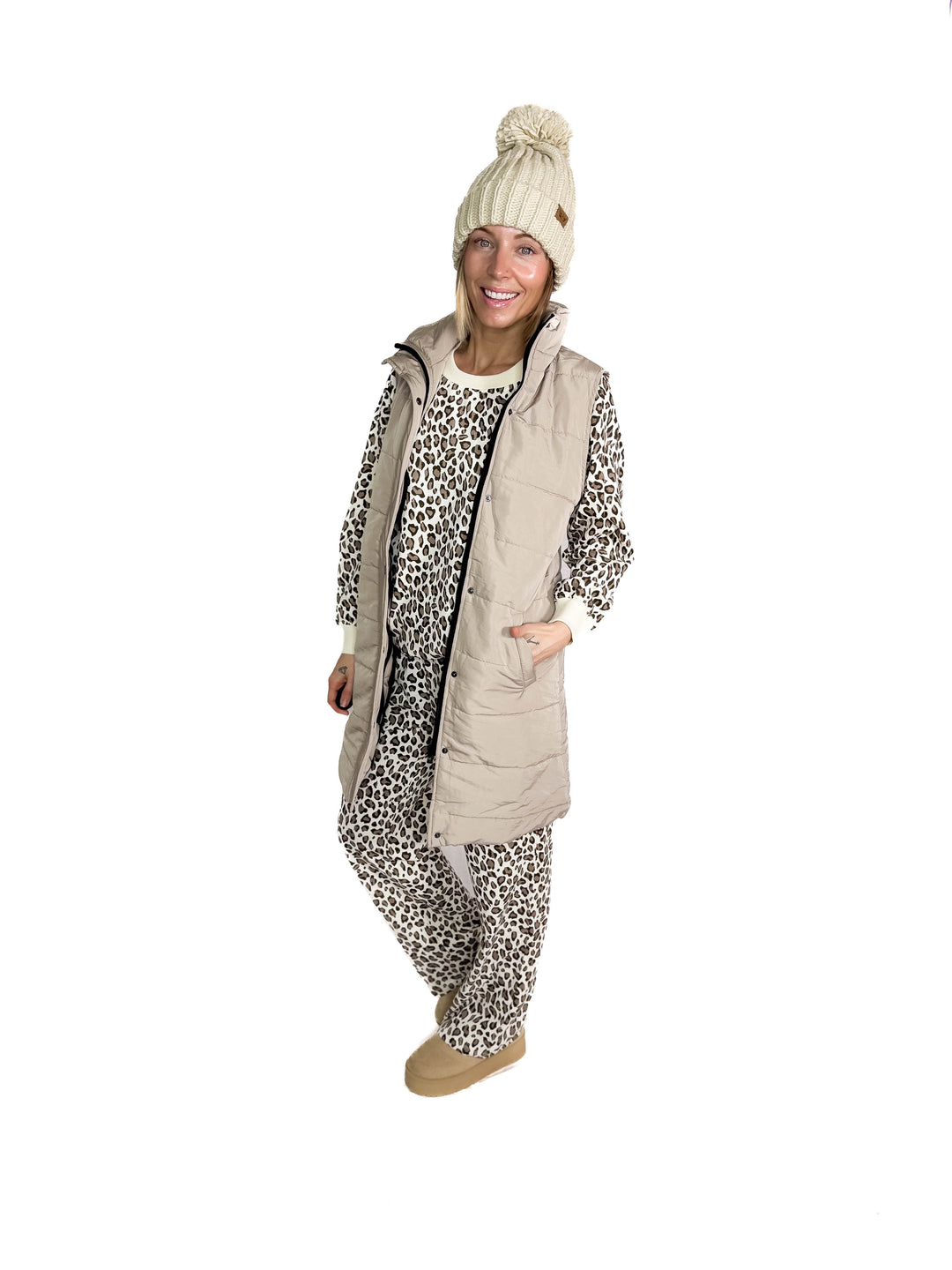 MICHELLE MAE Harlow Cling-Free Longline Vest- LATTE