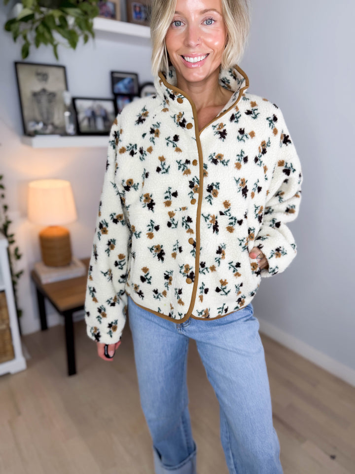 Tamara Floral Sherpa Fleece Jacket- CREAM/KHAKI