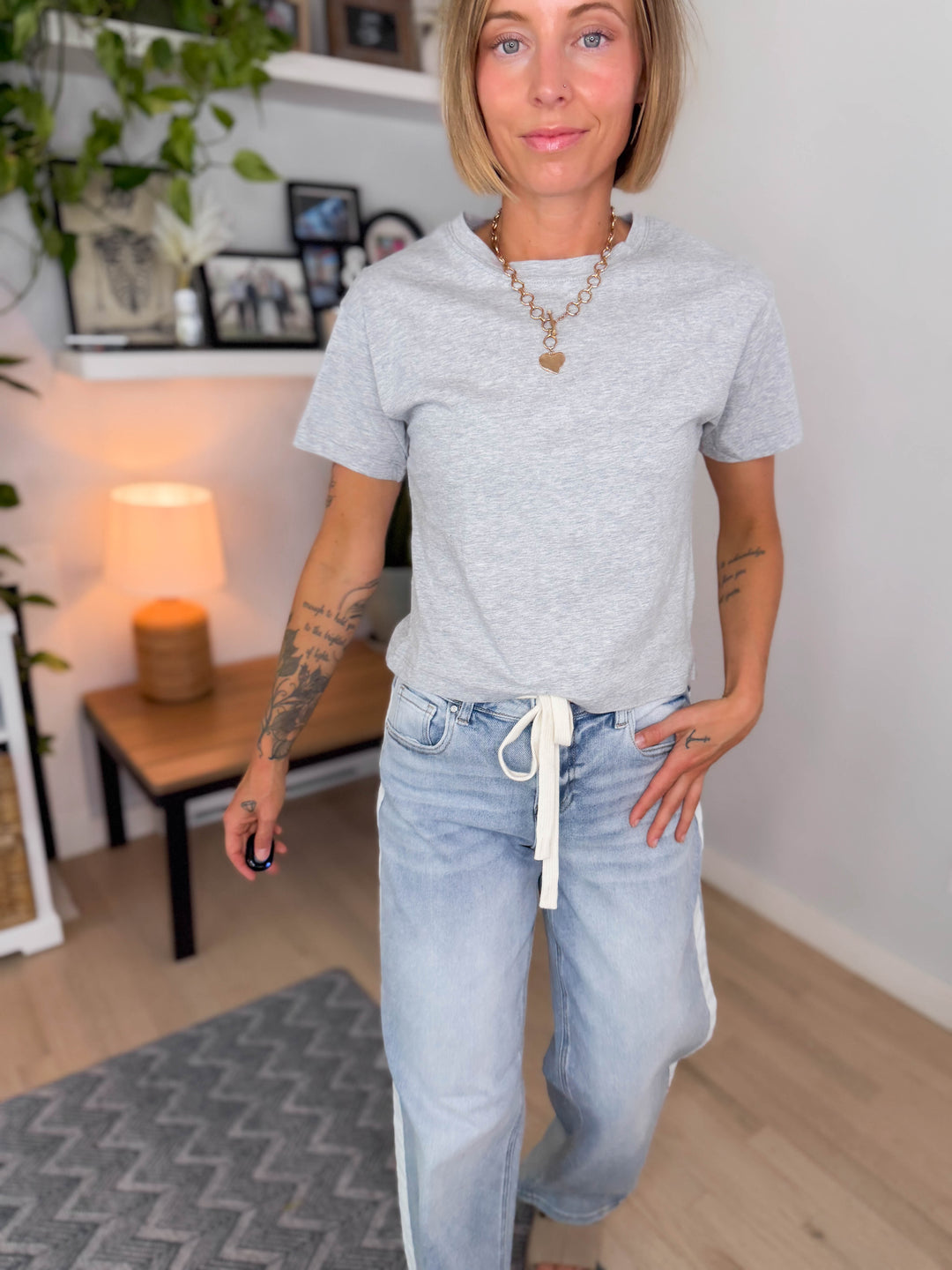 Nova Crew Neck Cropped T-Shirt- HEATHER GREY