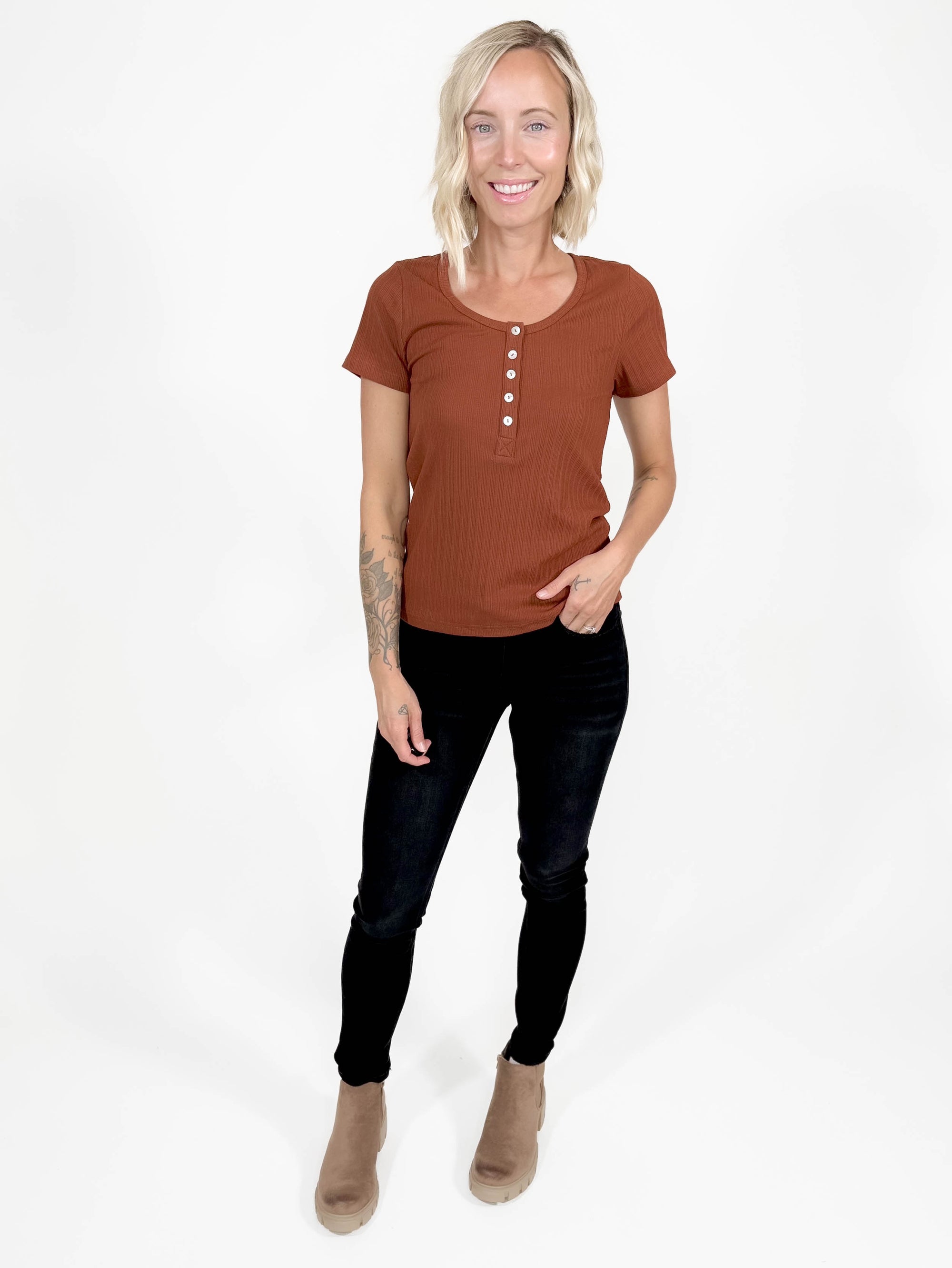 Gotta Have Ribbed Henley Short Sleeve- RUST