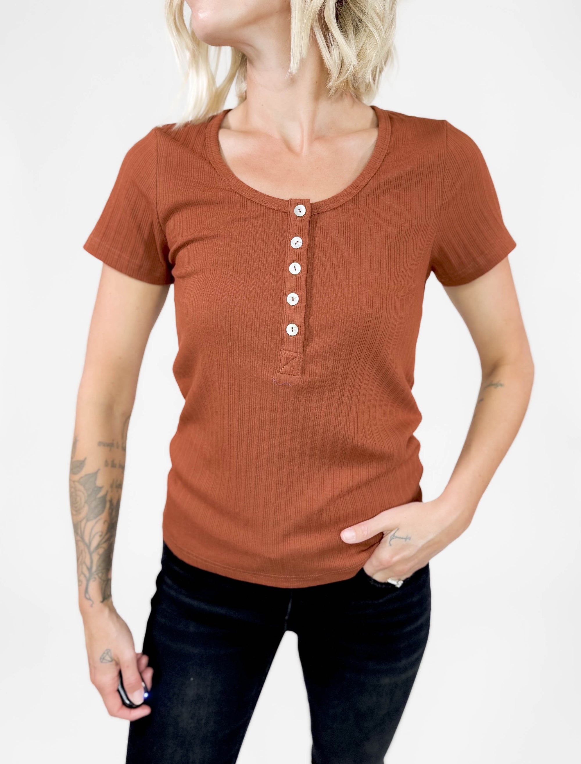 Gotta Have Ribbed Henley Short Sleeve- RUST