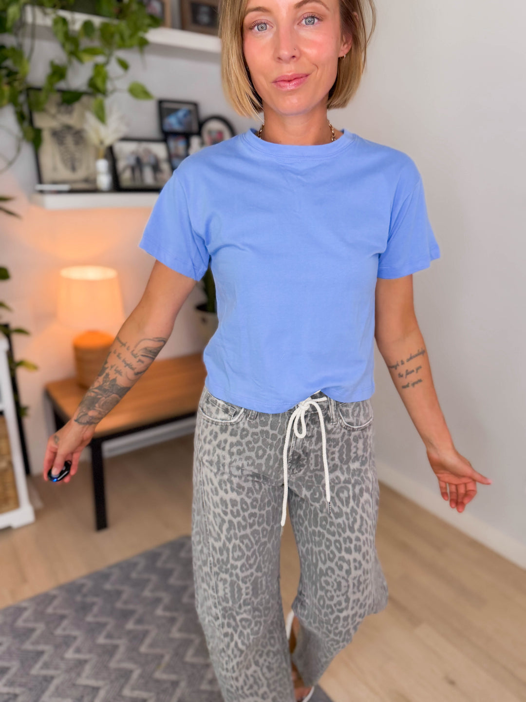Nova Crew Neck Cropped T-Shirt- CORNFLOWER