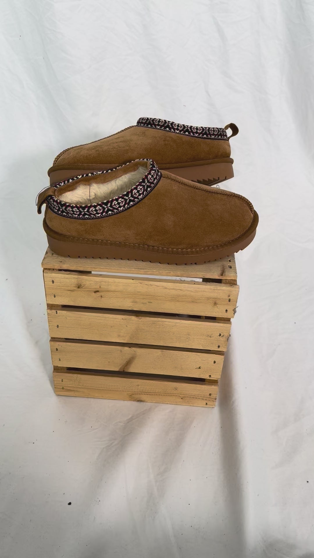 Cozy Company Slip On- TAN