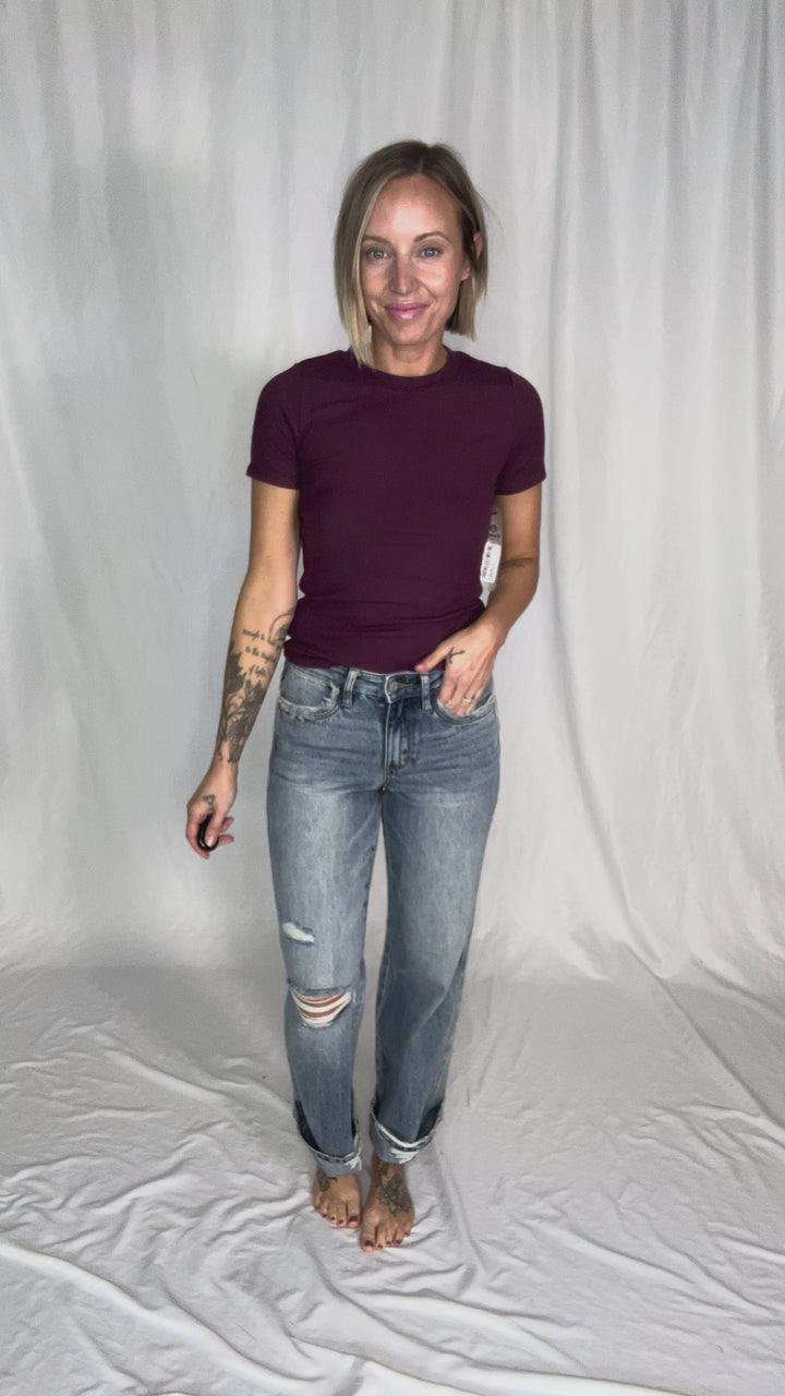 JUDY BLUE Nova Mid Rise 90's Straight Rigid Magic Jeans- MEDIUM WASH