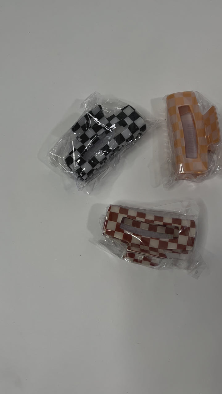 Jumbo Resin Checker Hair Claw Clips