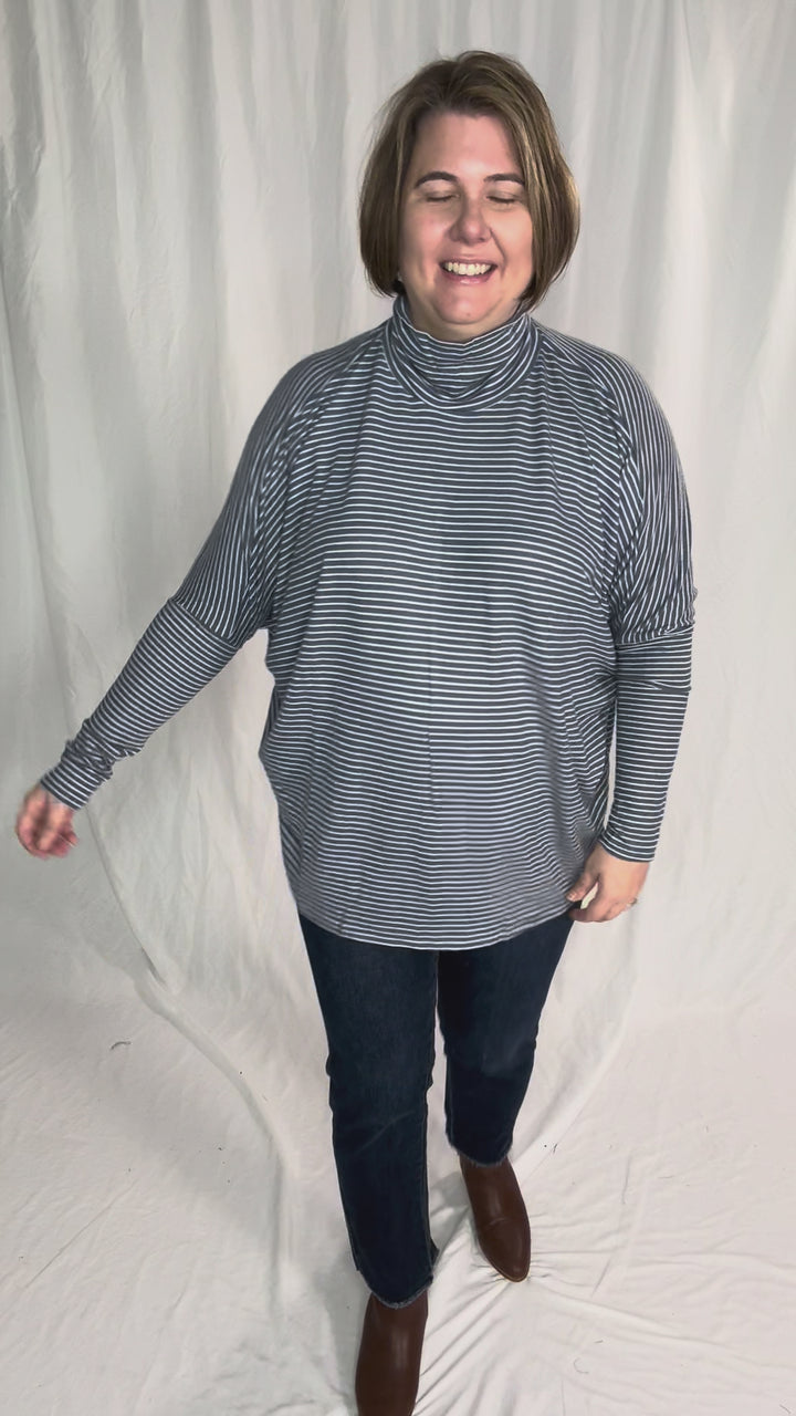 Mira Mock Neck Top- DUSTY NAVY/CREAM