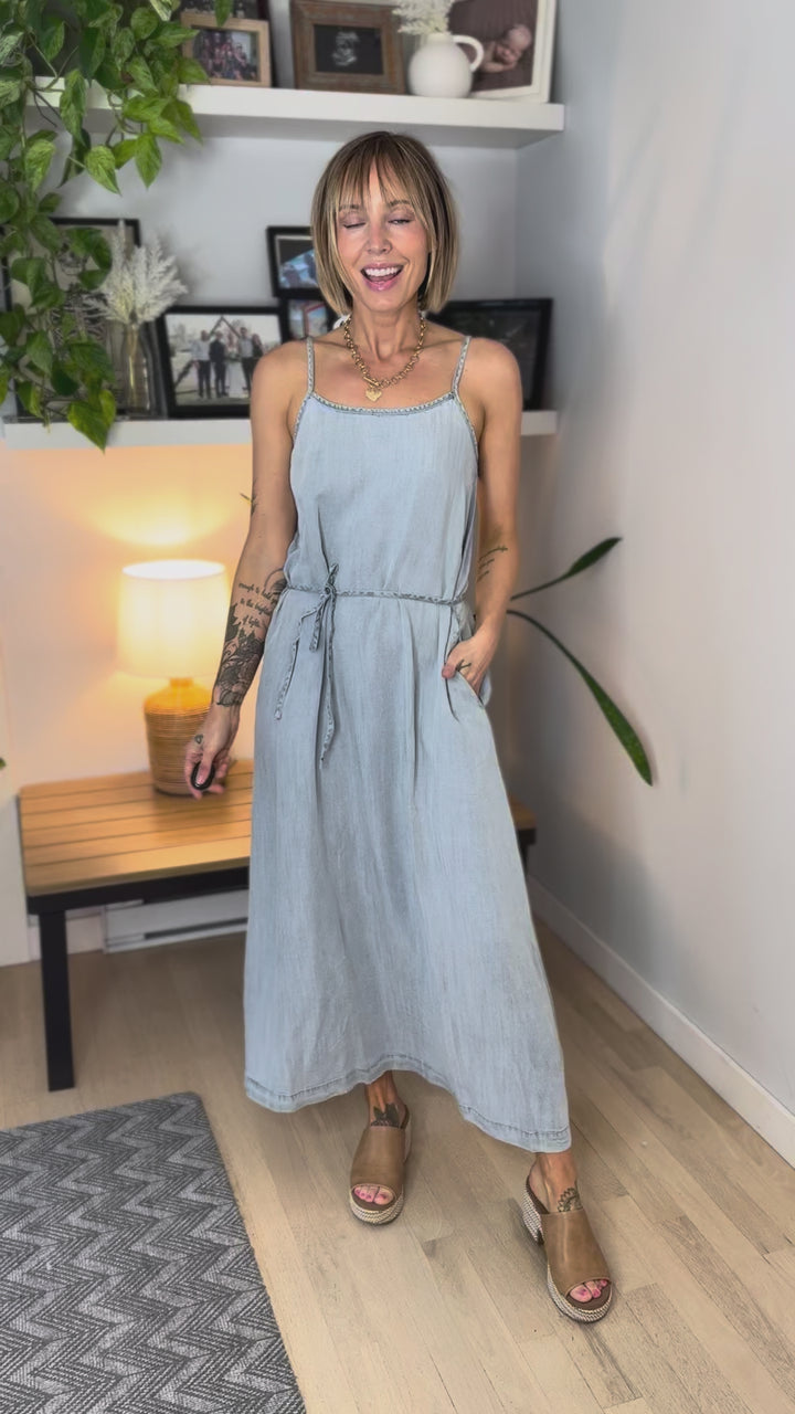 THREAD & SUPPLY Lyra Midi Dress- LIGHT WASH